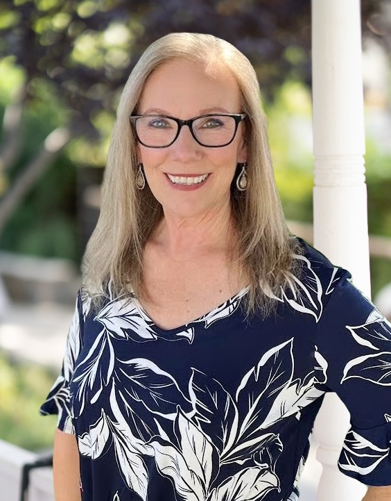 Kim Case, agent at Country Real Estate