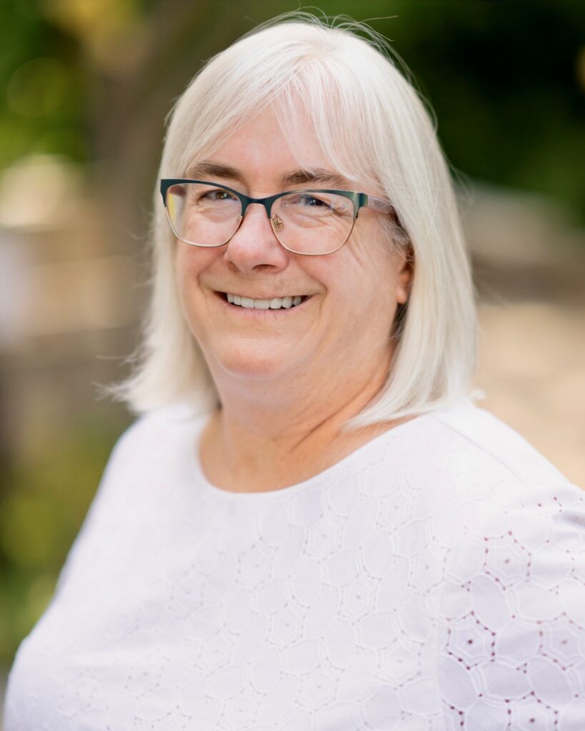 Kris Duke, Country Real Estate