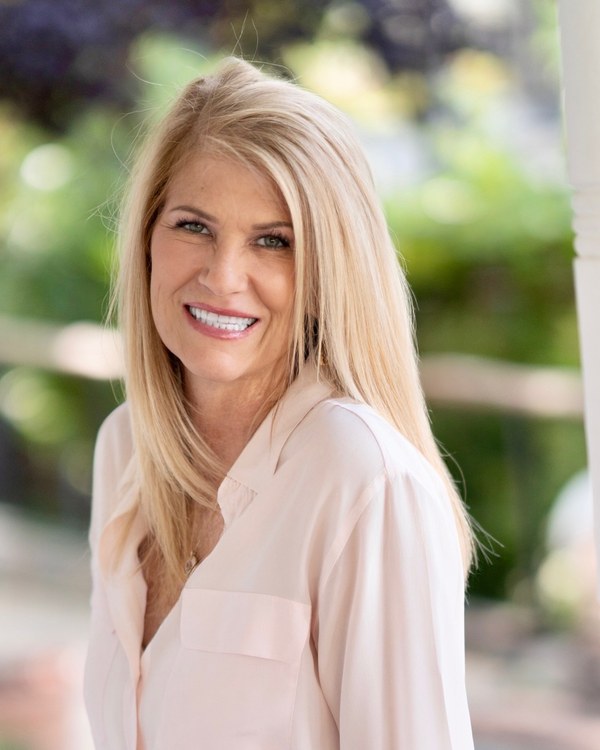 Darla Orona, agent at Country Real Estate